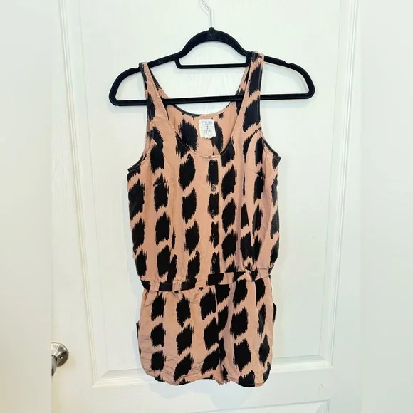 Sunshine & Shadow Tan and Black Patterned romper - Picture 1 of 3